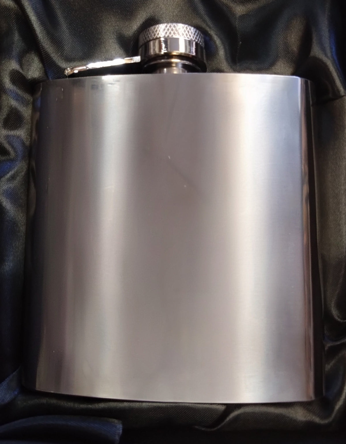 6oz Polished Hip Flask In Black Gift Box